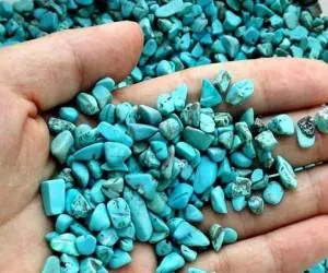 تصویر 4 از سنگ فیروزه اصل معدنی نیشابوری مناسب ساخت زیورآلات